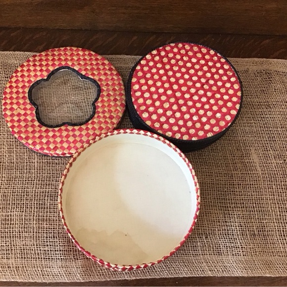 Vintage retro 12  basket weave trivets and storage basket - Picture 3 of 5